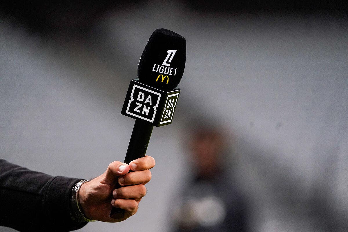 Foot – TV ‍: Dos au mur, DAZN baisse son prix avec une offre spéciale