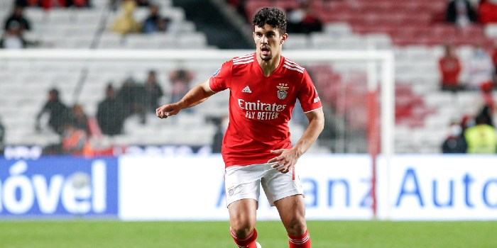 Foot – [MAJ] Mercato PSG – Tomas Araujo
va rester au SL Benfica