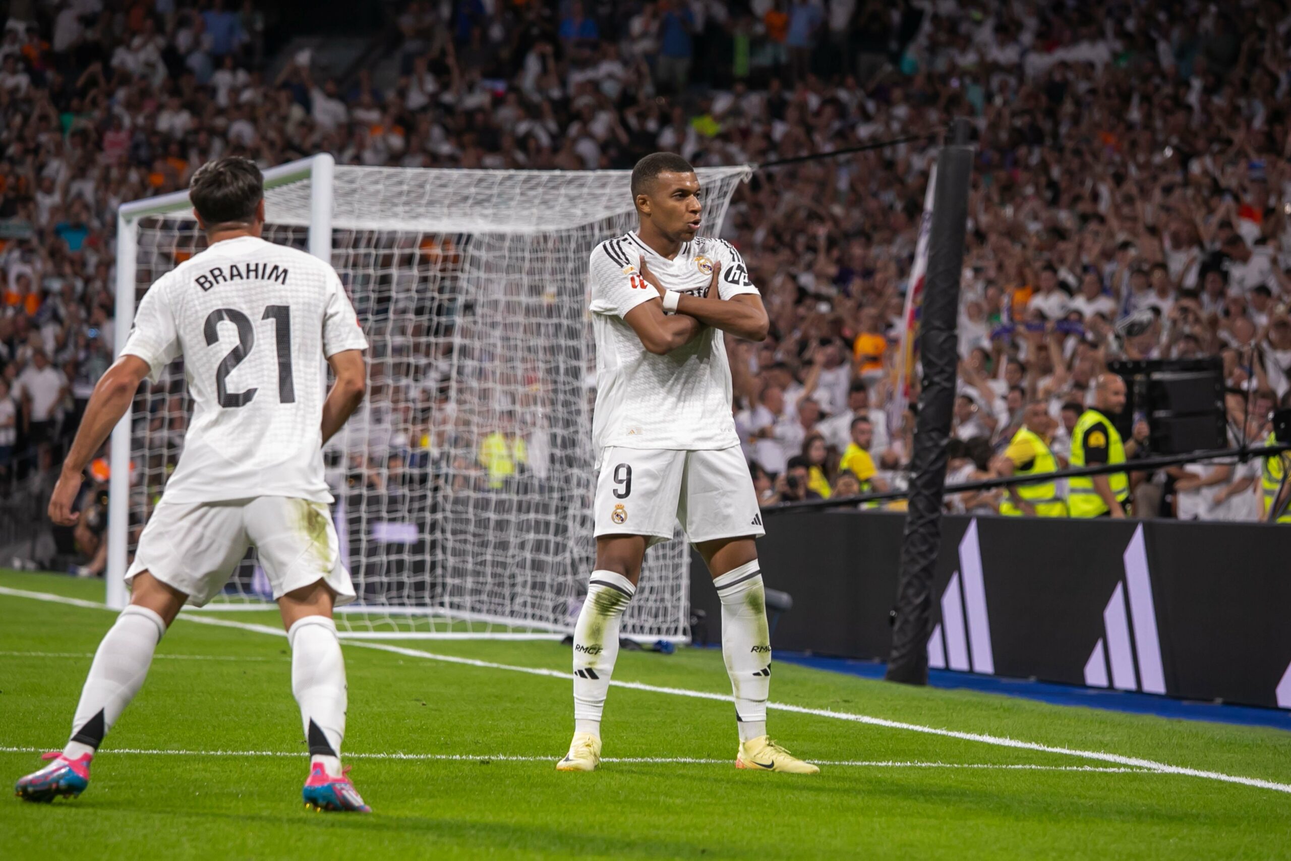 Foot – Mbappé : Le Real Madrid lui offre son premier cadeau !