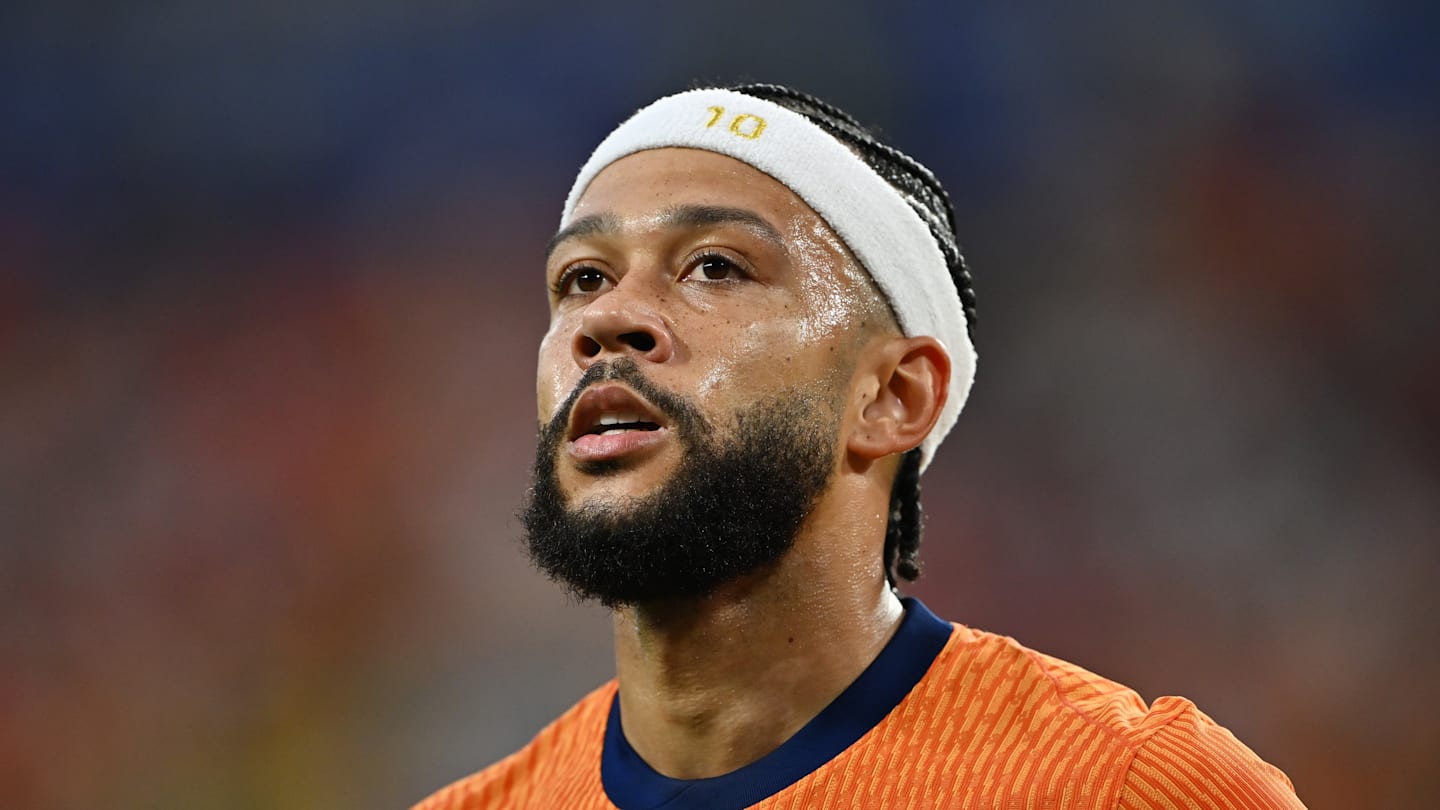 Foot – Mercato : Memphis Depay pourrait rebondir dans un club surprenant