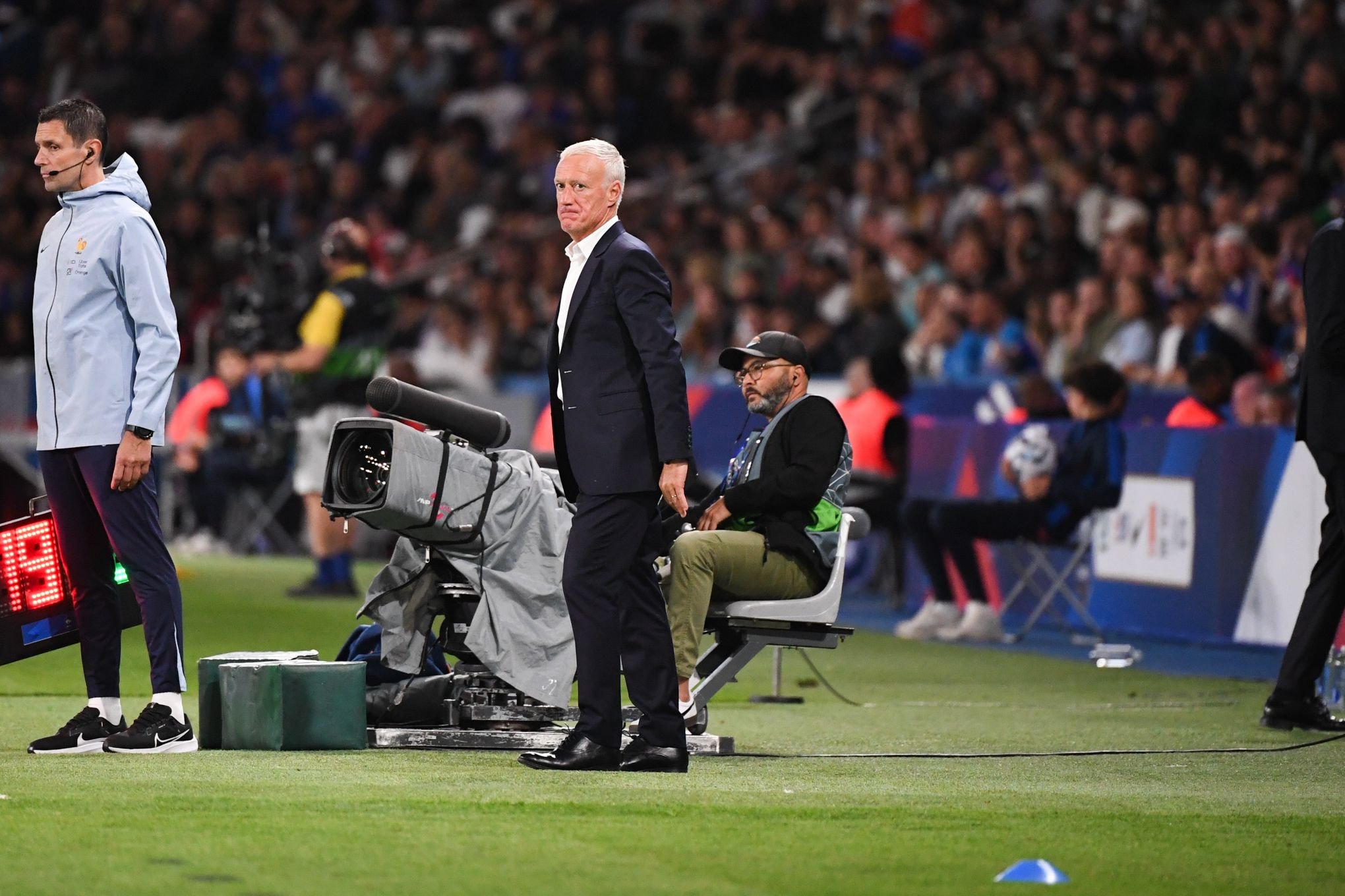 Foot – Équipe de France : En pleine galère, Deschamps annonce du changement !