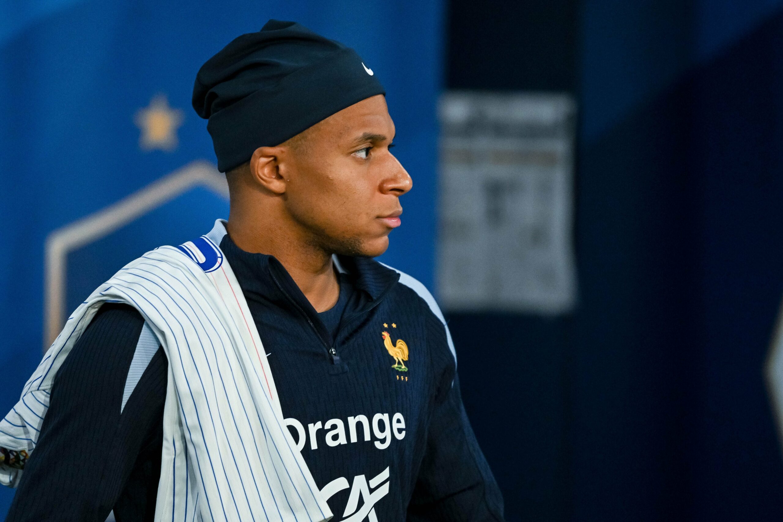 Foot – «Tu m’as trahi, tu m’as mis des mecs au cul…», le conflit Mbappe-PSG balancé en direct