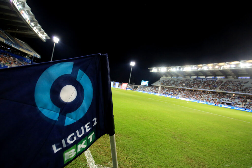 Foot – 
            Ligue 2 : la LFP programme un match supplémentaire le samedi et fait quelques changements