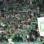 Foot – ASSE : la charge brutale des supporters des Verts contre Labrune et la LFP