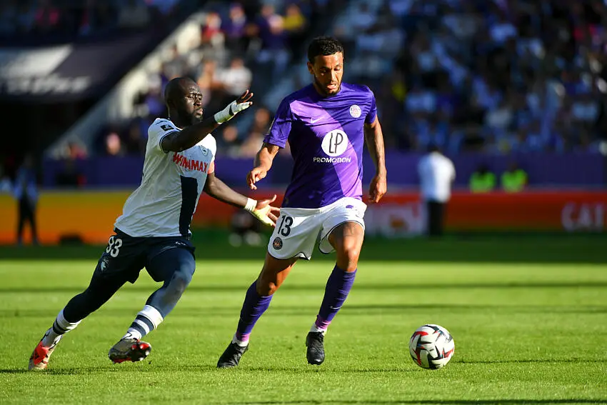 Foot – Toulouse s’impose, Strasbourg en échec, Nantes tombe à domicile