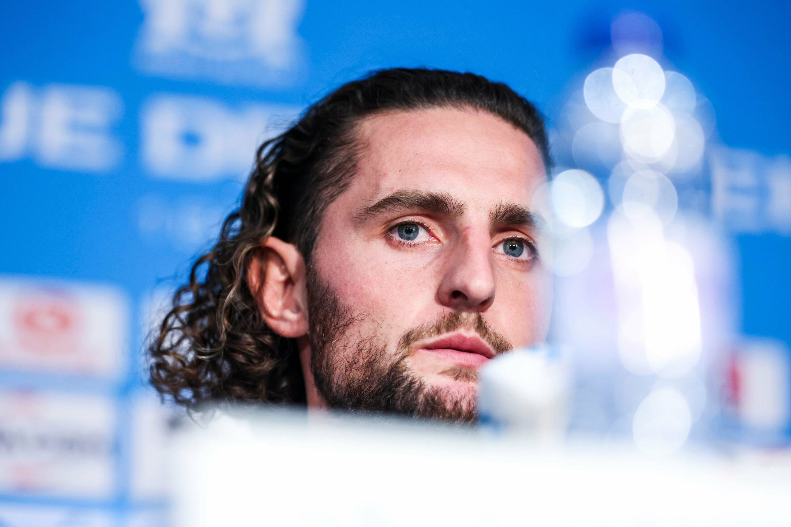 Foot – PSG – OM : Rabiot se fait tacler en plein match !