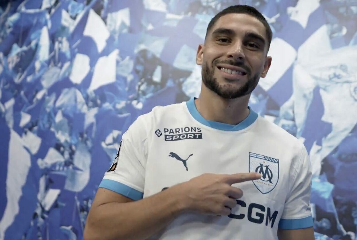 Foot – 
				OM. Maupay chambre l’OL avec une bouteille