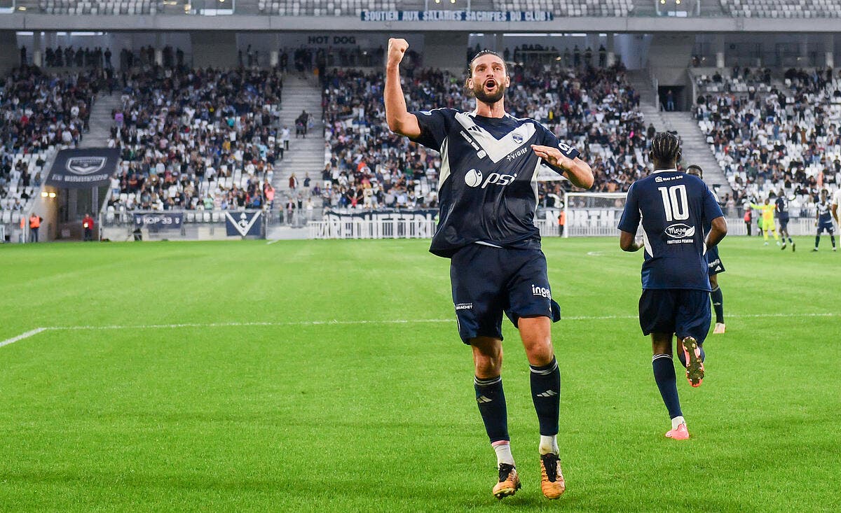 Foot – Cette ancienne star préfère la gloire à l’argent et signe à Bordeaux