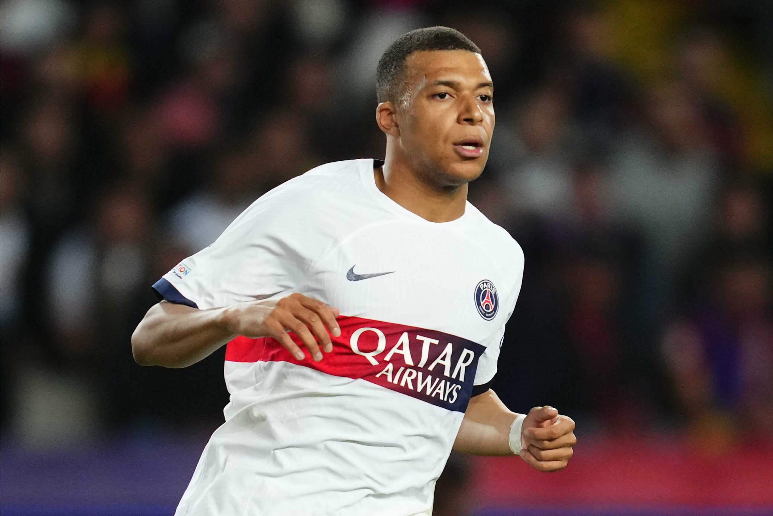 Foot – Mercato : Surprise, le PSG a signé le remplaçant de Mbappé pour 90M€ !