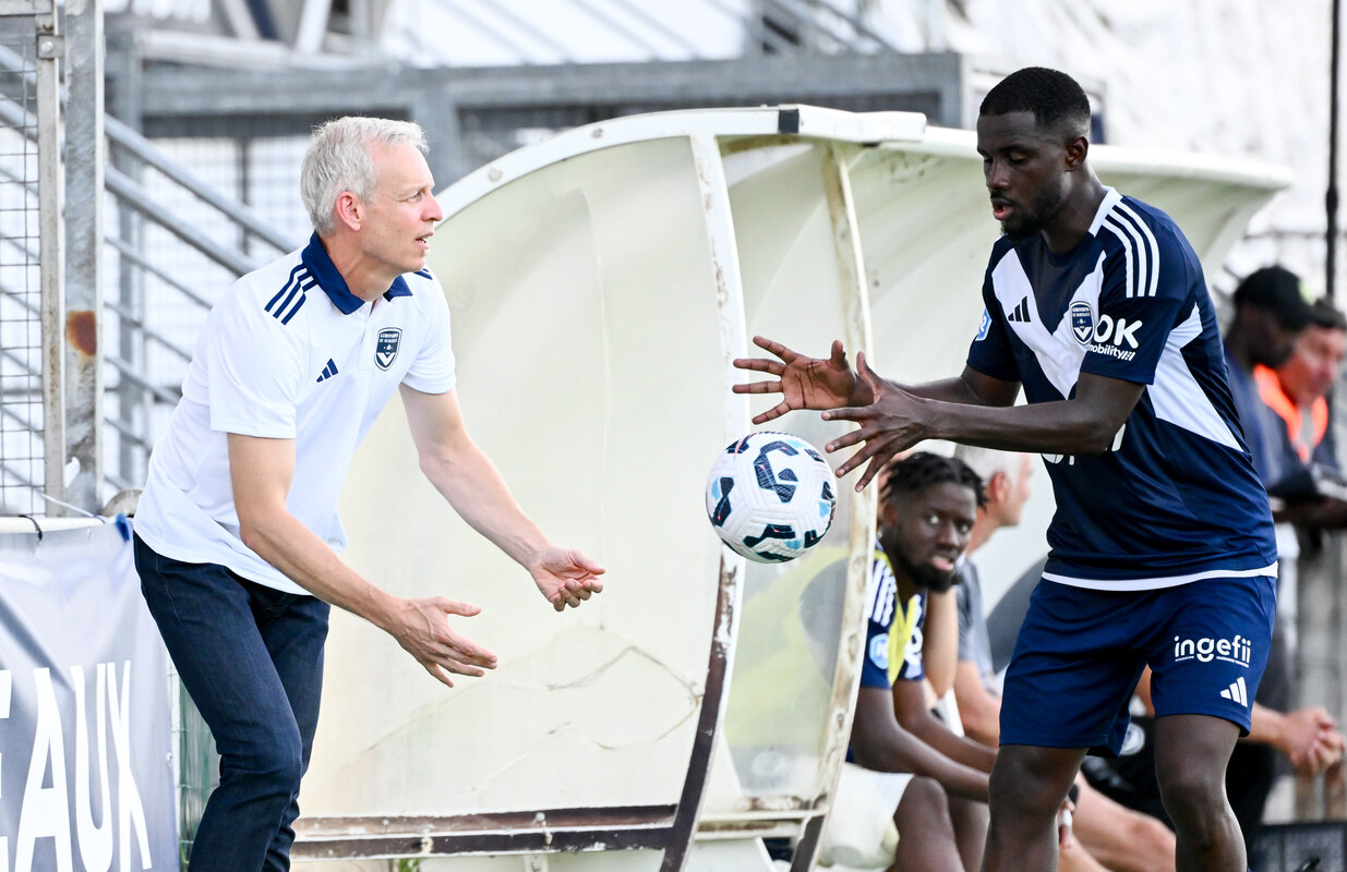 Foot – Bordeaux : la drôle d’entrée en jeu dans le champ d’Over Mandanda