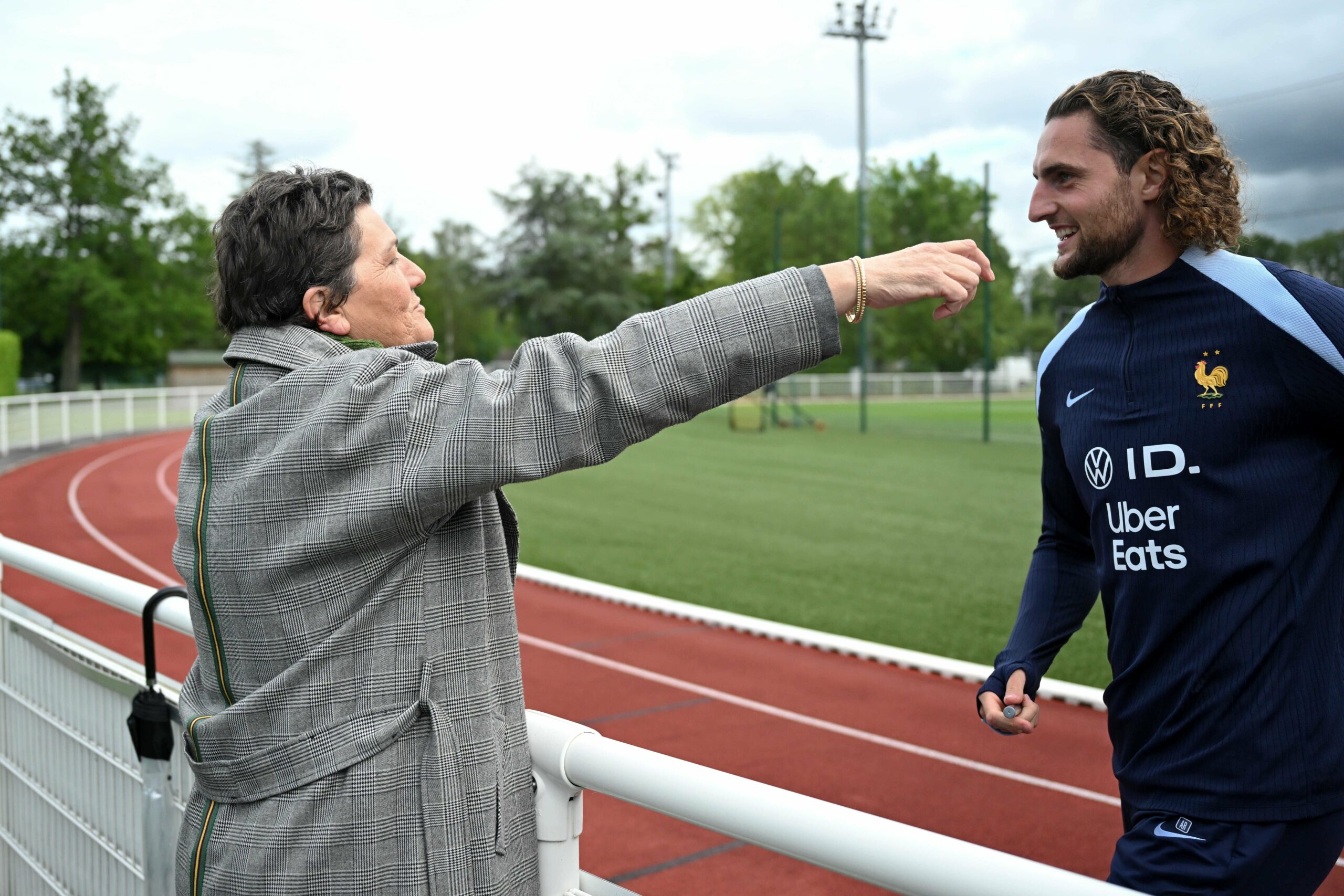 Foot – «C’est illégal» : Rabiot signe à l’OM, un agent balance cash !