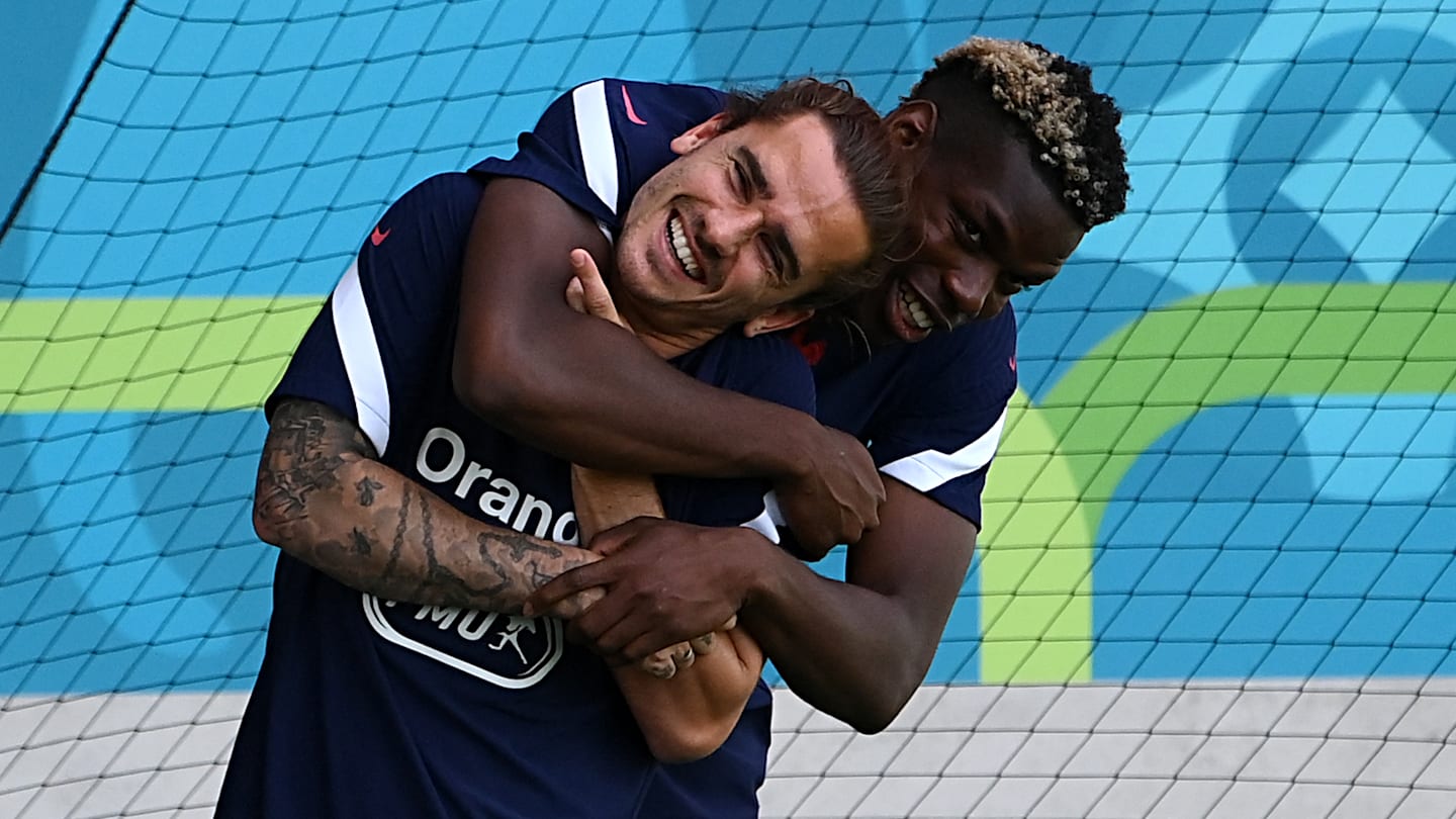 Foot – Le superbe hommage de Paul Pogba à Antoine Griezmann après l’annonce de sa retraite internationale