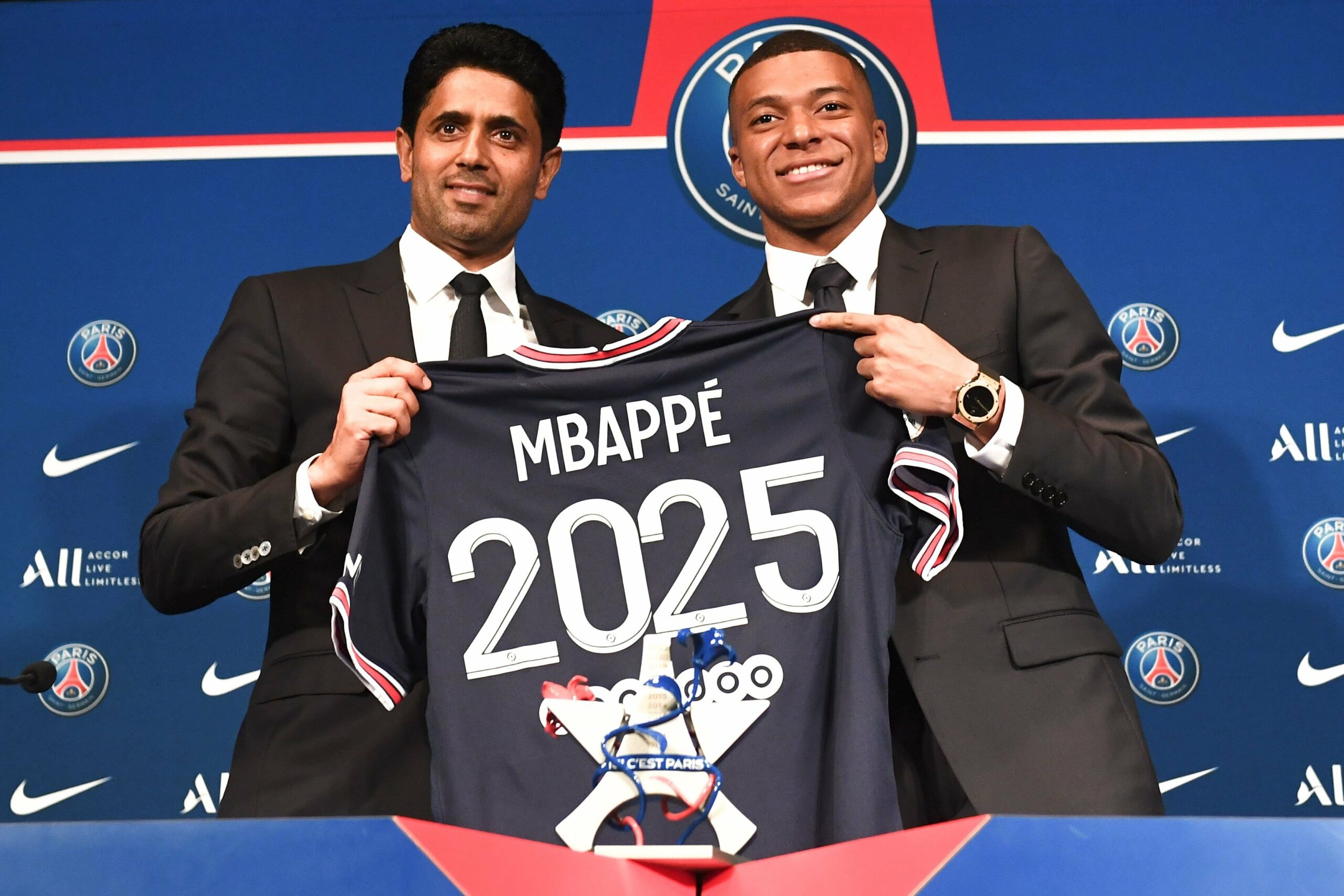 Le PSG prêt à recruter une grande star en cas de départ de Mbappé !